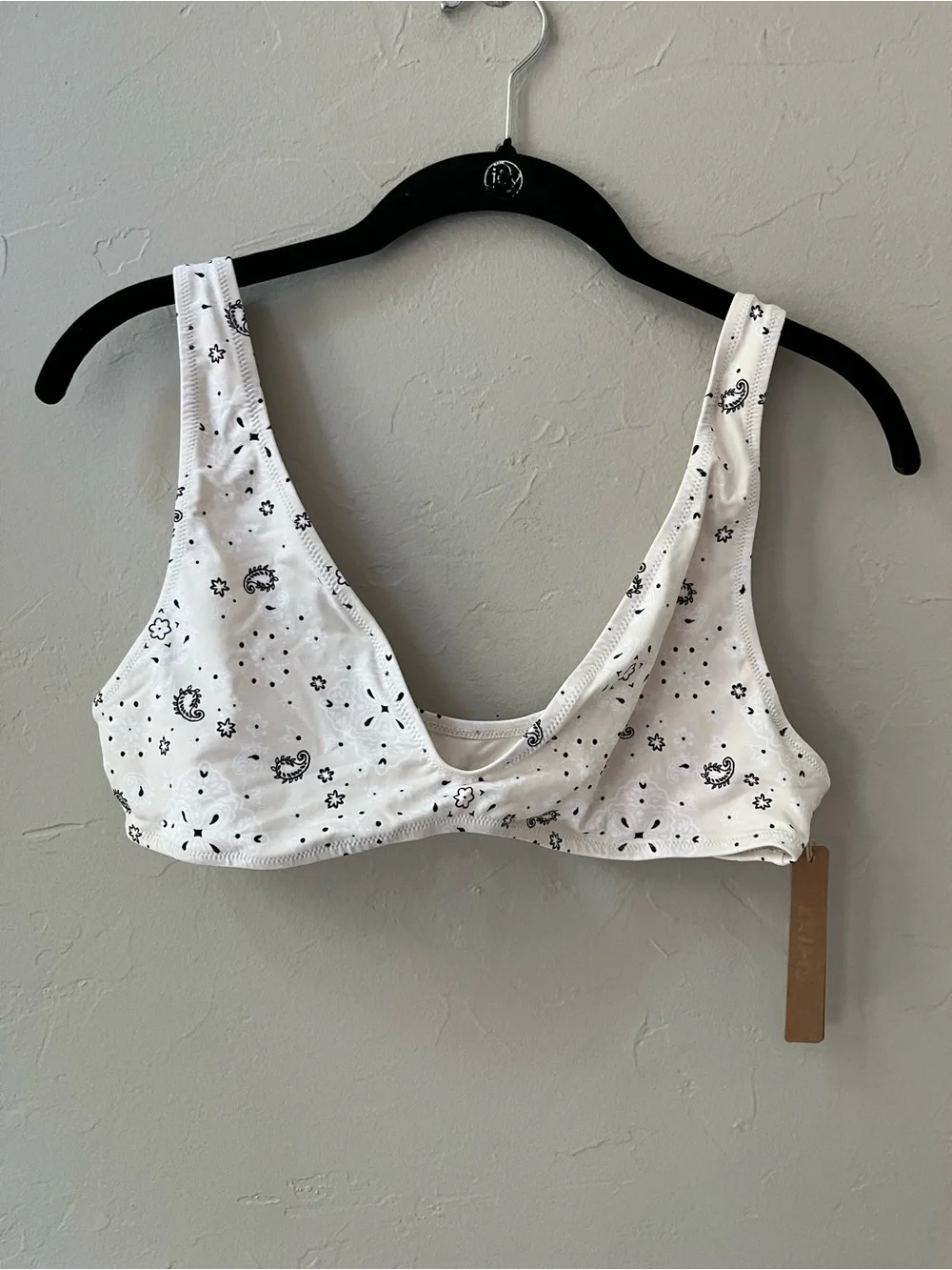 SKIMS SIGNATURE SWIM PLUNGE BIKINI TOP ECRU BANDANA PRINT L